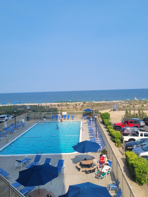 Atlantis pool .jpg