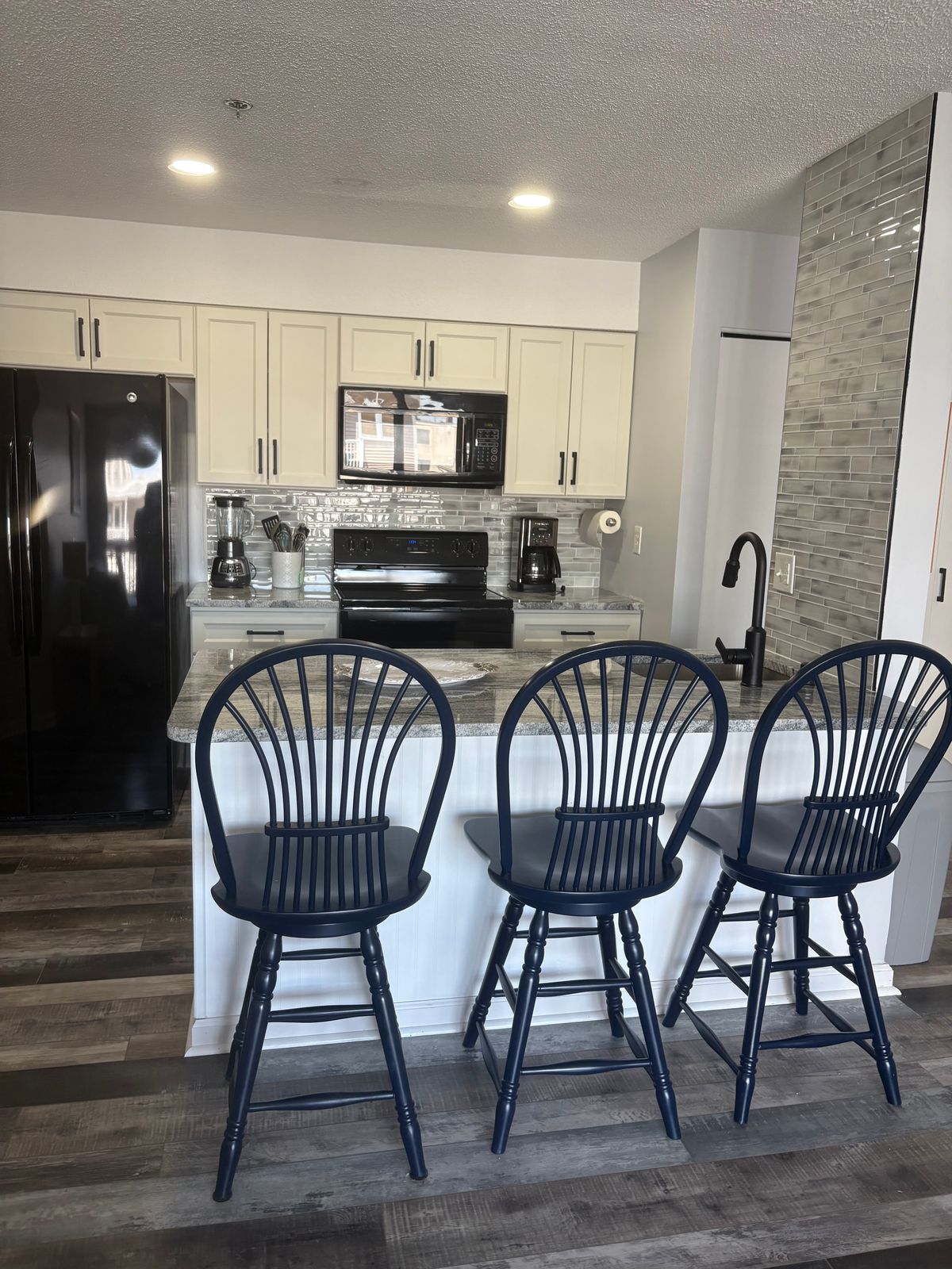 Kitchen 4.jpg
