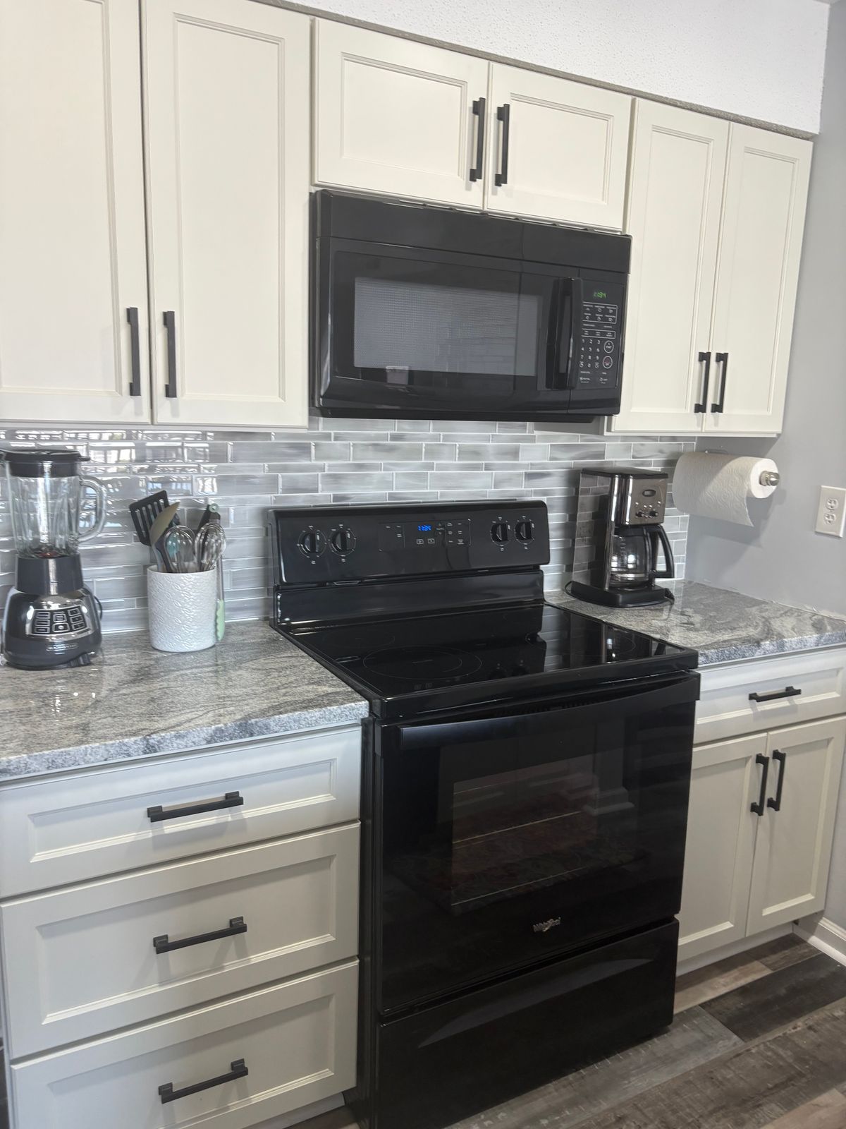 Kitchen 3.jpg