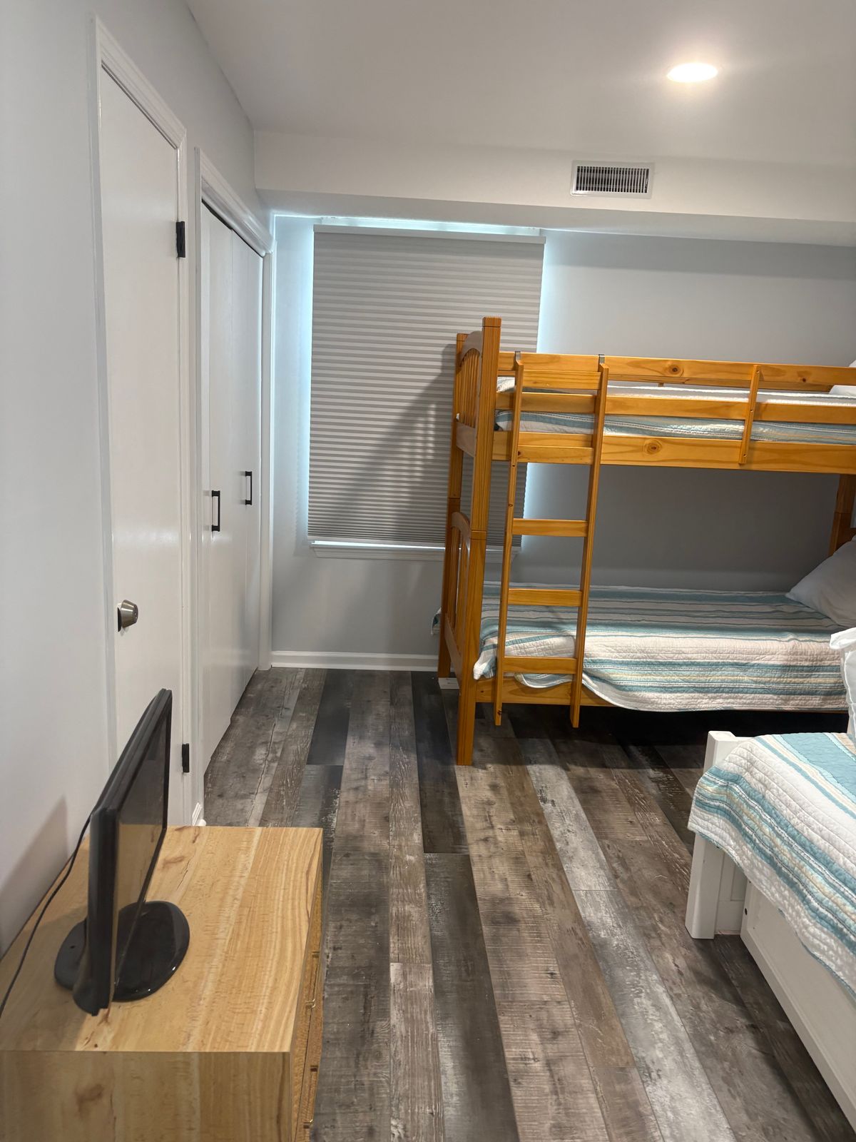 bunk room 3.jpg