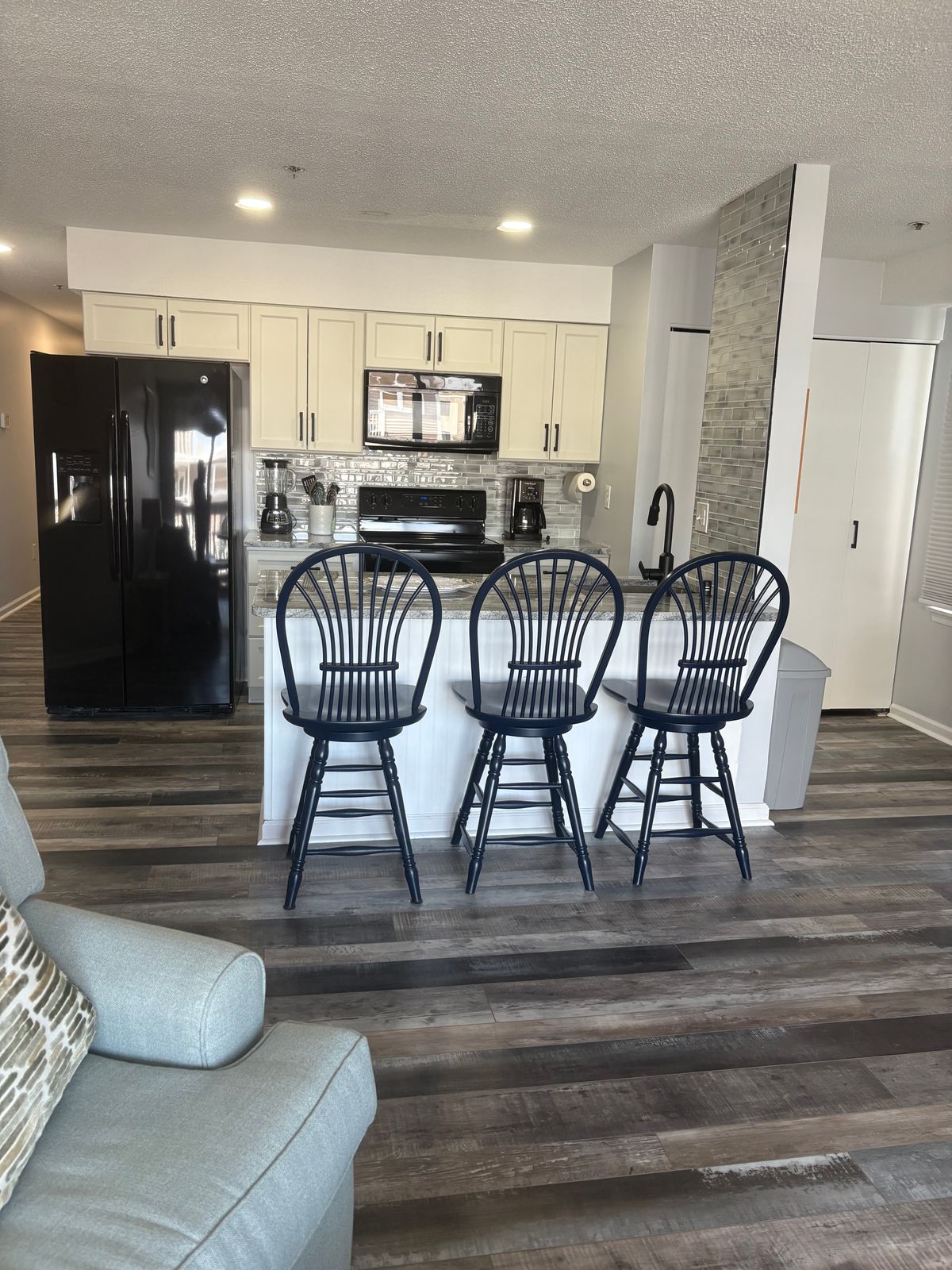 Kitchen 2.jpg