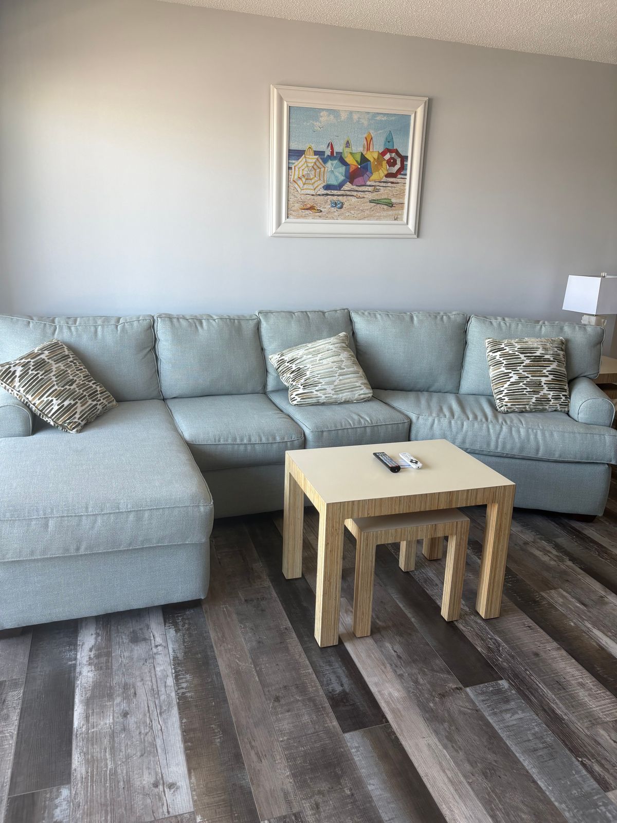 Living room 2.jpg