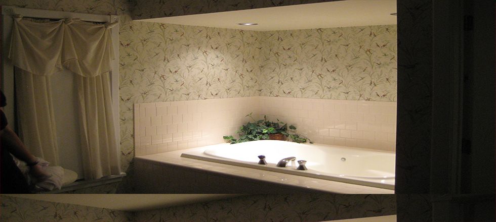 MAKE YOUR BATHROOM FUNCTIONAL AND BEAUTIFUL - CALL TODAY FOR YOUR RENOVATION