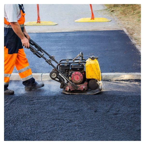 asphalt sealcoating