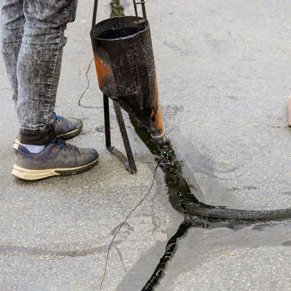 asphalt crack sealcoating