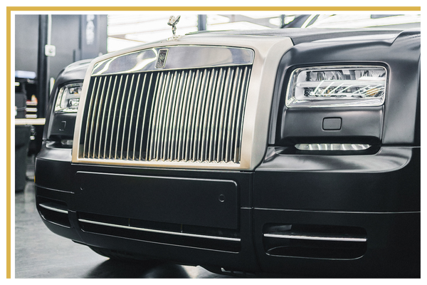 Rolls-Royce vehicle. Rolls-Royce vehicle.