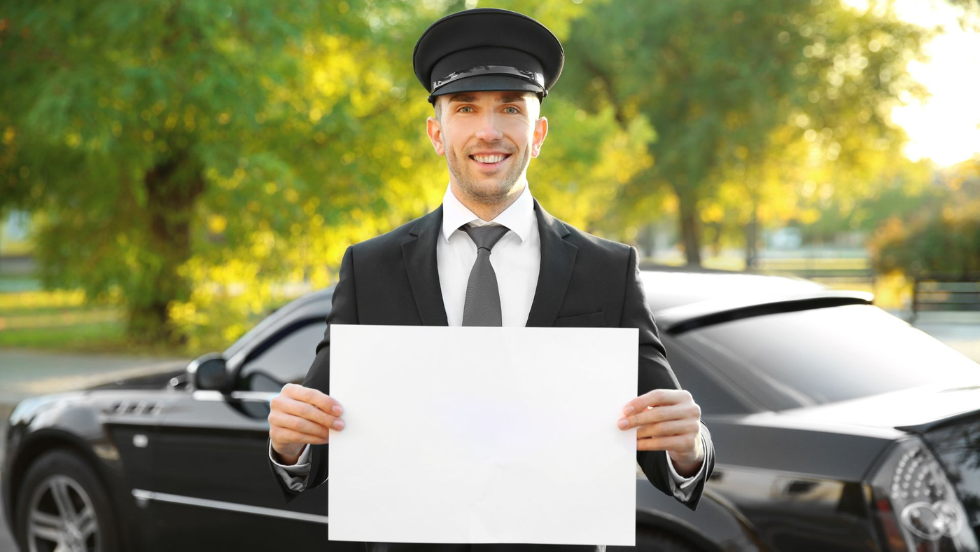 Four Reasons to Choose Airport Transfers Over Public Transportation - Featured Image.jpg