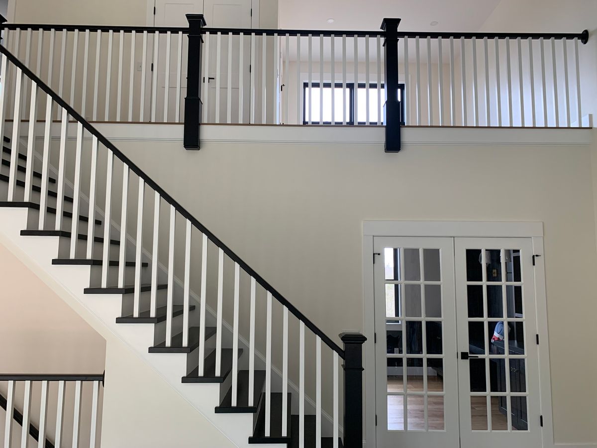 20StairsToSecondFloorLoft.jpg