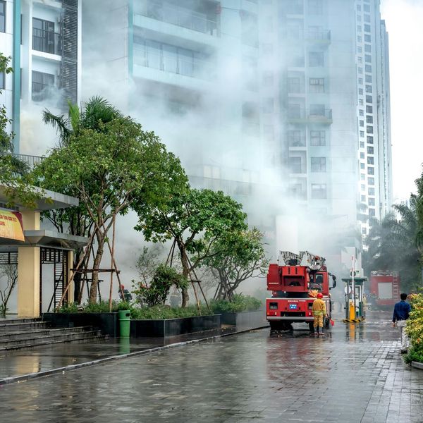 firetruck drive up to commercial building