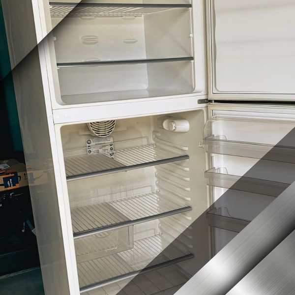 refrigerator refrigerator