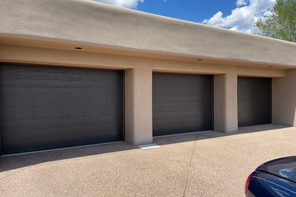 house with 3 garage doors Panel Replacement 4.jpg