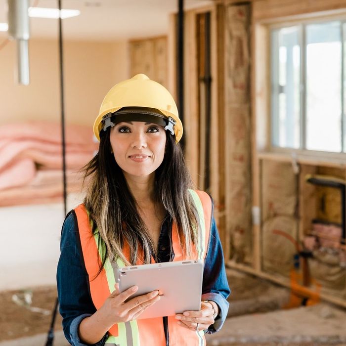 construction worker using a tablet