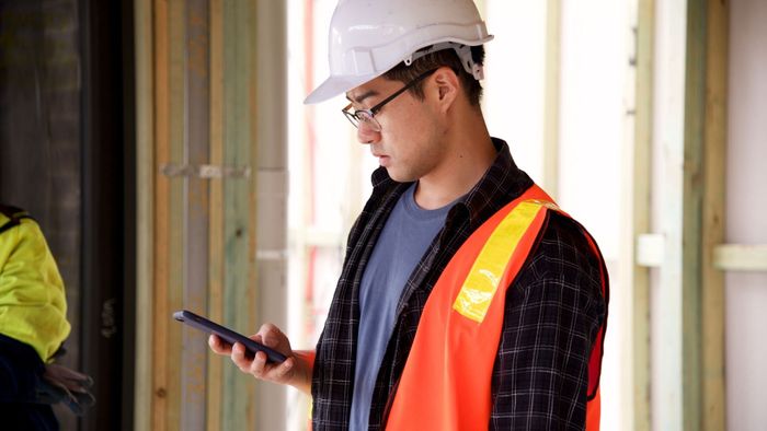 Four Game-Changing Reasons General Contractors Need Digital Time Cards - Hero.jpg