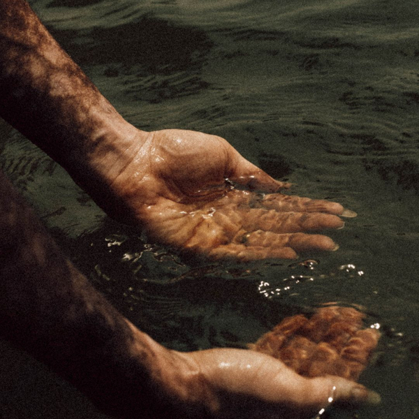 hands in water hands in water