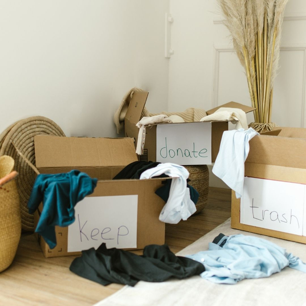 boxes labeled "keep", "donate", and "trash