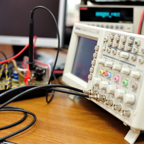 electronics equipment, oscilloscope and testing