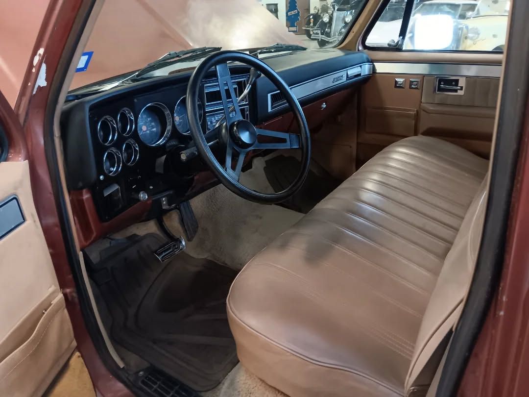 1985ChevyShortbed_5.jpeg