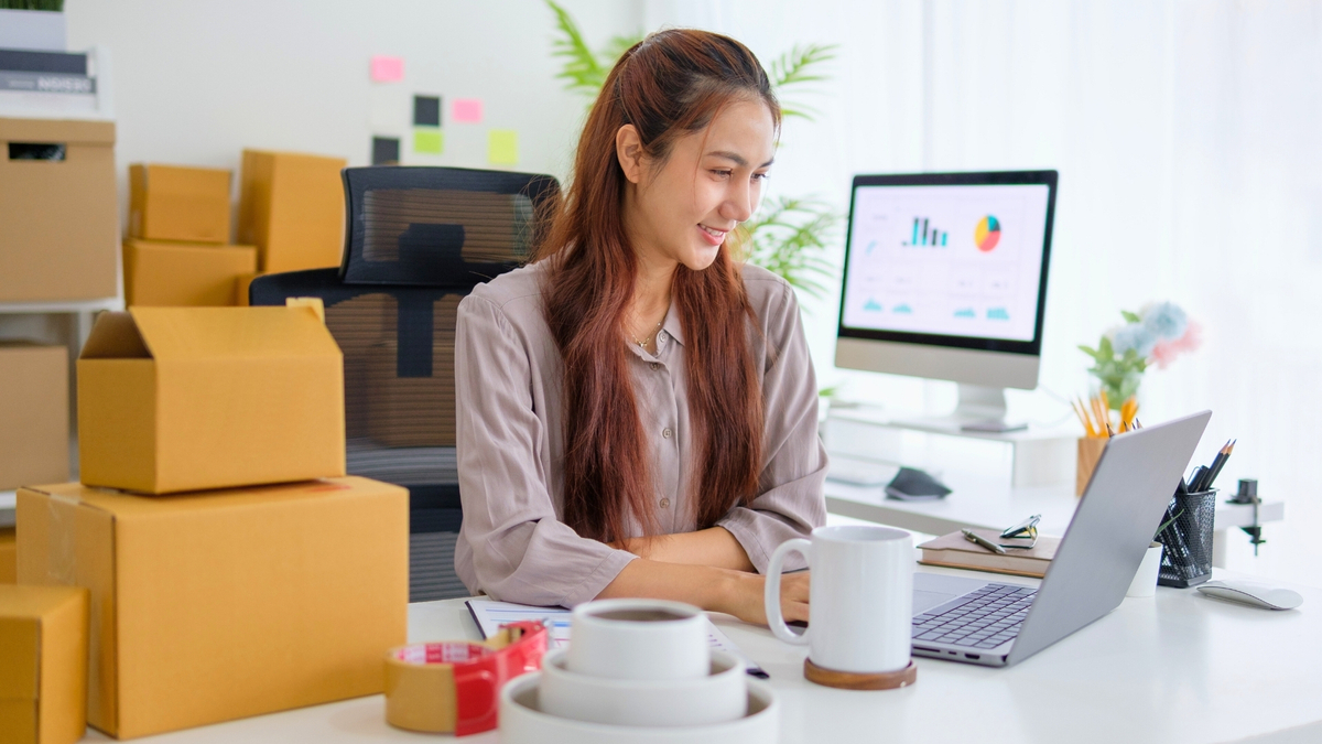 Choosing the Right Merchant Processing Company for Your Business hero.jpg