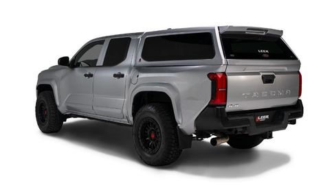 Leer 100XQ Sport Fiberglass Truck Cap