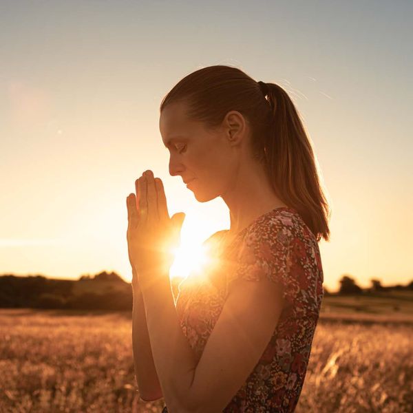 woman praying