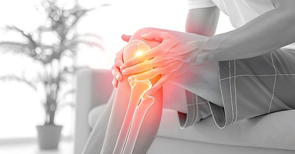 Facet Joint Pain Treatment – Knee Joint Inflammation Illustration
