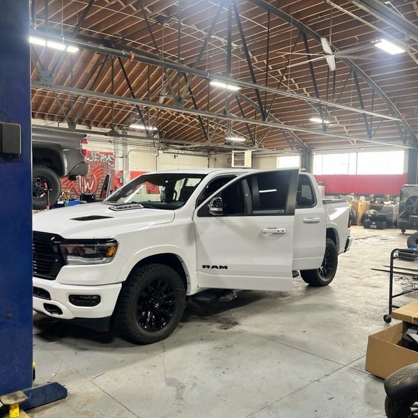 Choosing the Right Off-Road Wheels and Tires for Your Truck - Image 2.jpg