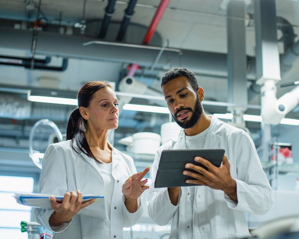 Two scientists in a lab