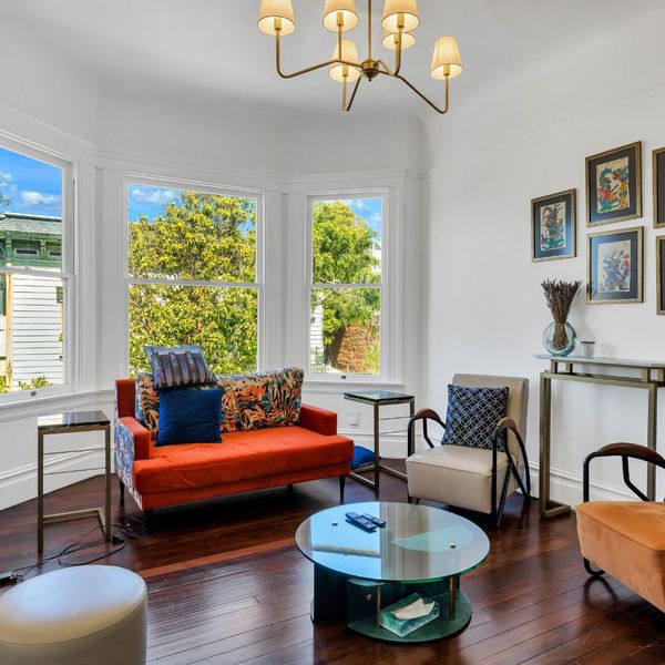 bay window, living area