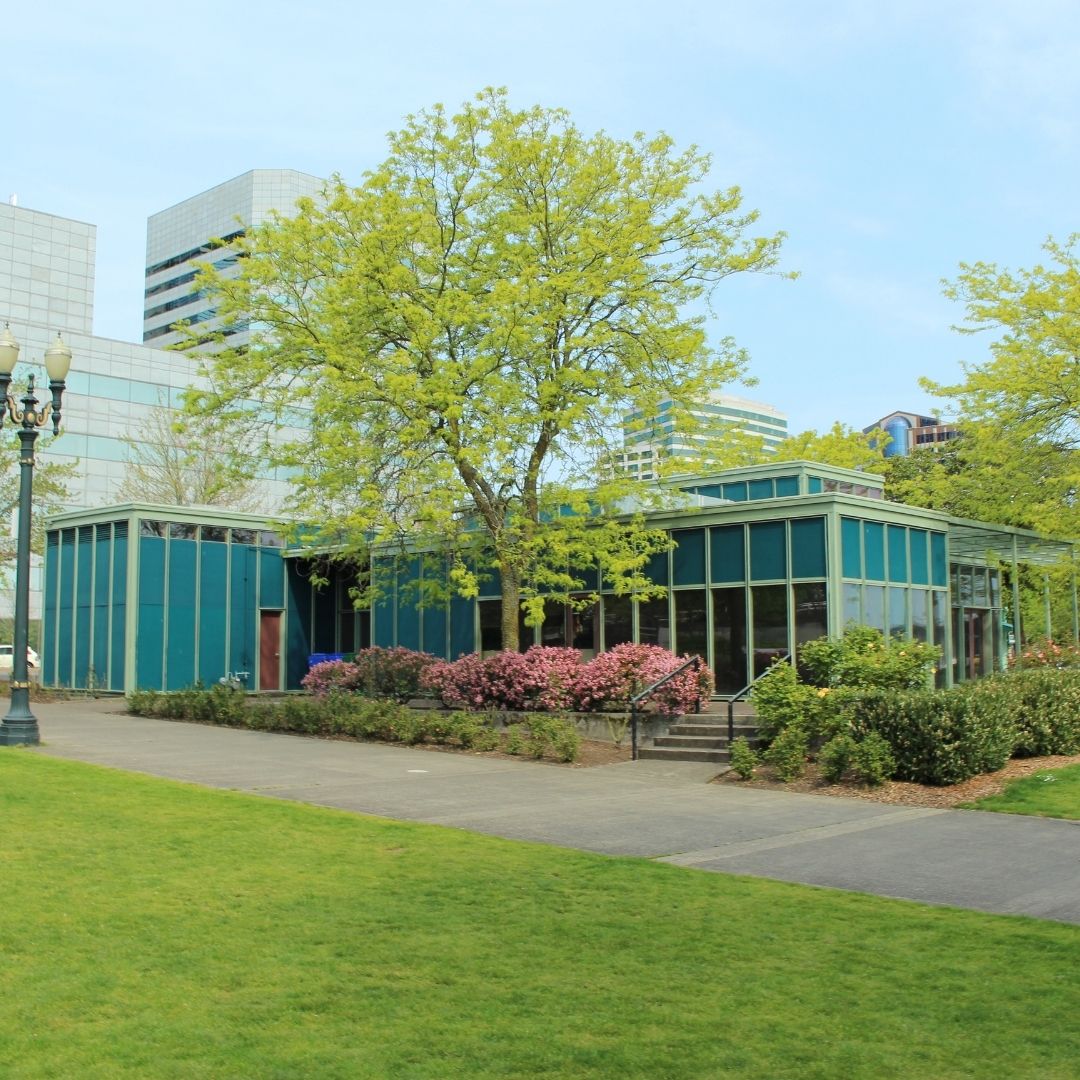 COMMERCIAL LAWN CARE