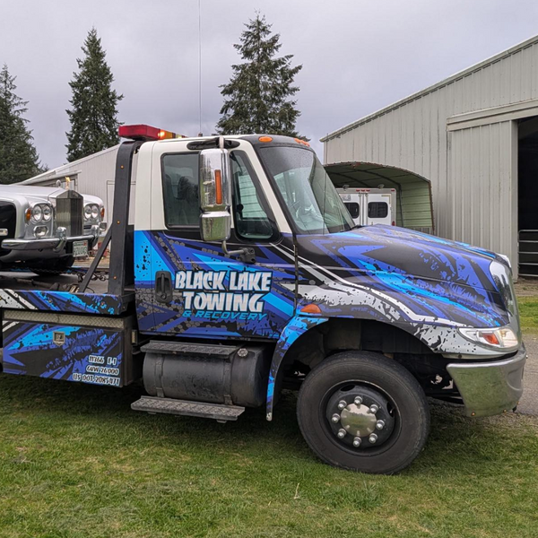 When to Use Roadside Assistance vs. Towing Services - 2.png