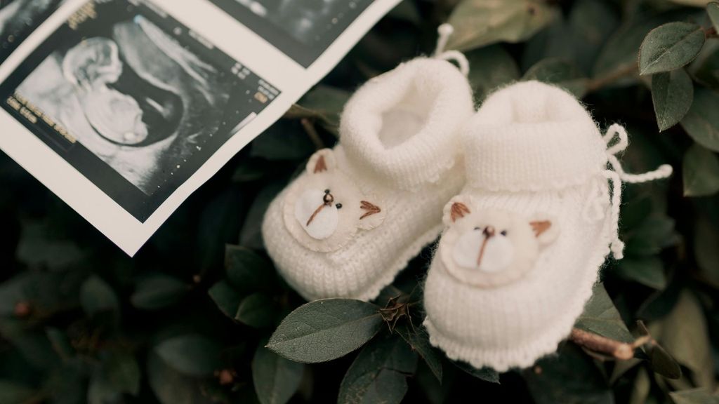 Making Your Gender Reveal Truly Unforgettable with a Hey Baby Ultrasound - Hero.jpg
