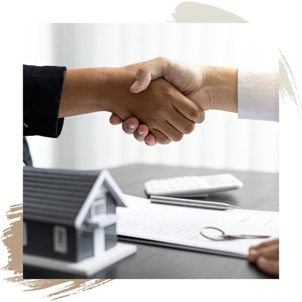 realtor shaking hands, partnership