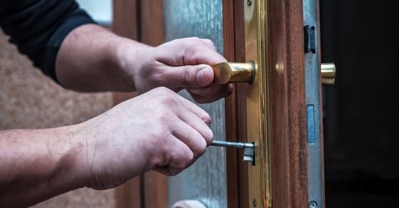 How to Find the Right Home Locksmith hero.jpg