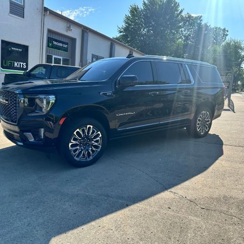 denali with tinted windows in sun