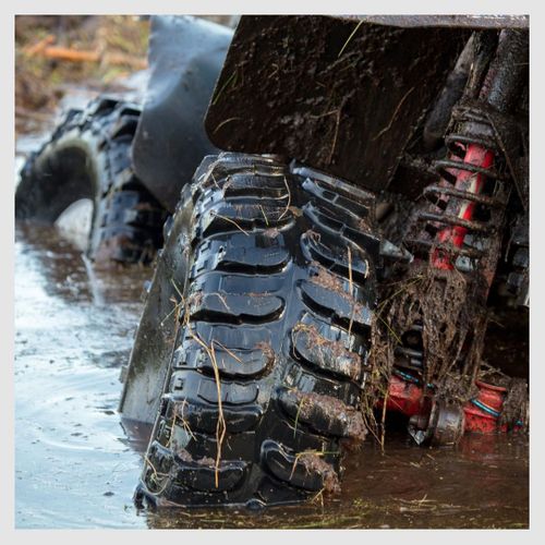 jeep off-roading in water