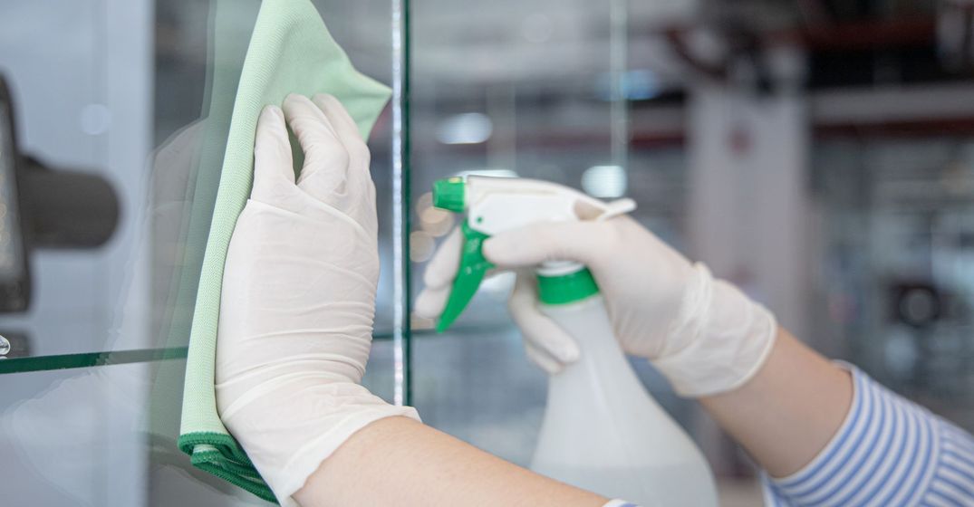 5 Key Benefits of Outsourcing Office Cleaning - Featured Image.jpg