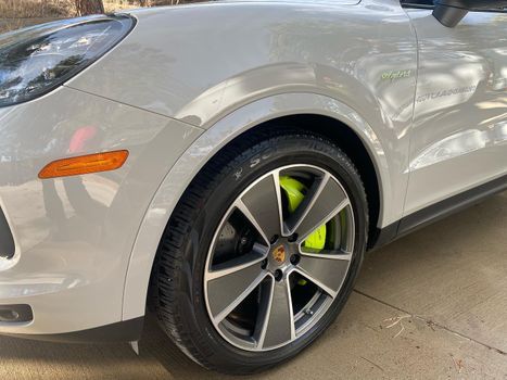 Porsche Cayenne wheel detail