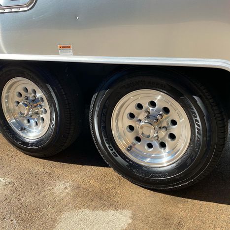 tailer tire.jpg
