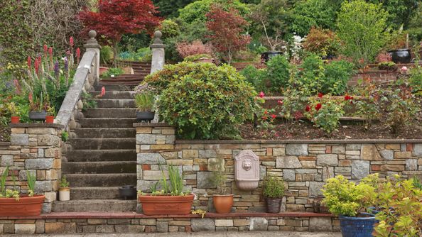 landscaping with retaining wall