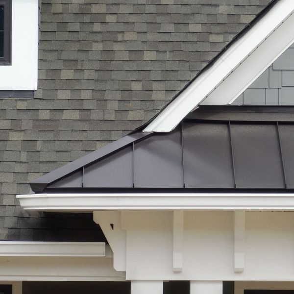 2 Metal vs. Asphalt Roofing %E2%80%93 Which is Best for Mississippi Homes (1).jpg