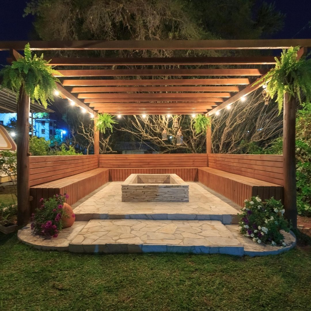 pergola with fire pit 