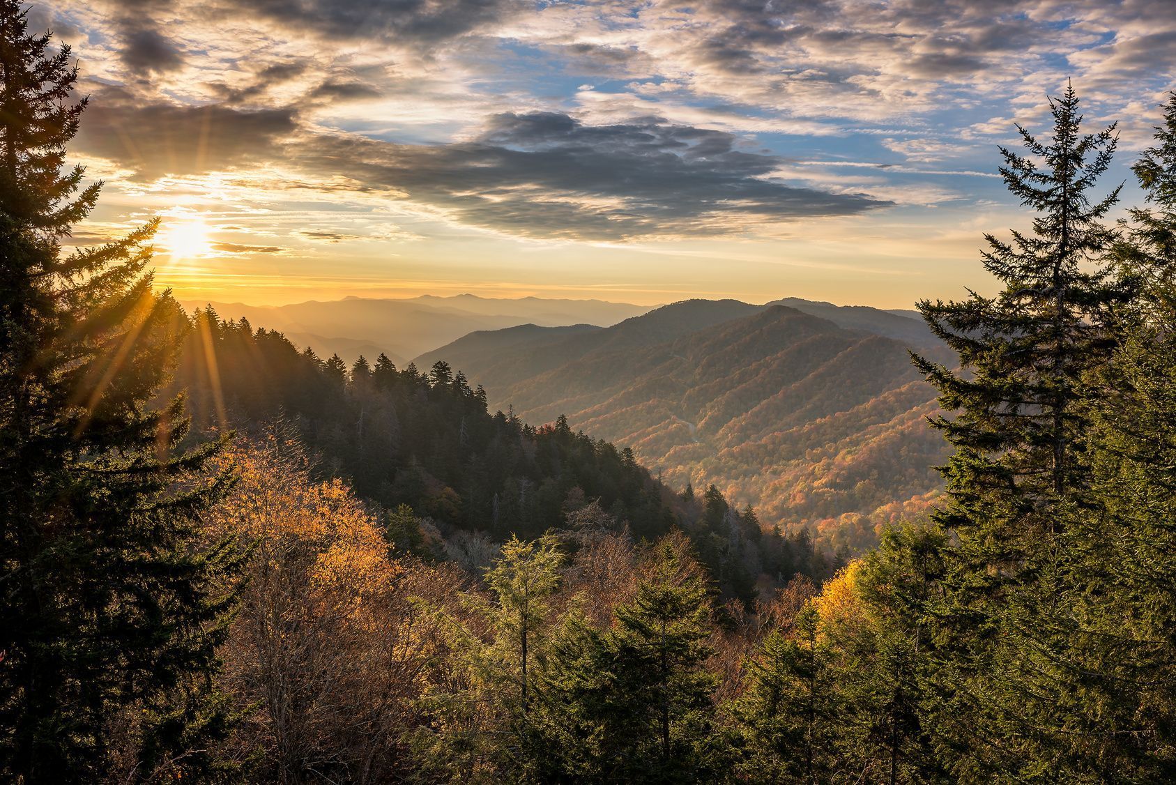 hiking-in-the-smoky-mountains-1920w.jpg