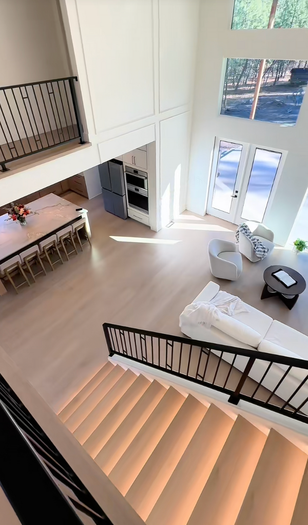 LI-CH07 Comfort Heights - Country Aura (2).png