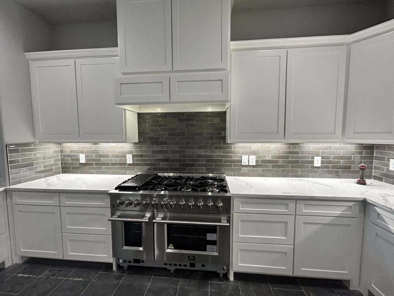 Oven and backsplash.jpg