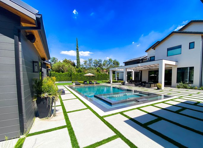 zero edge pool and spa in Encino built and disgn by Flexi Tech Contracting