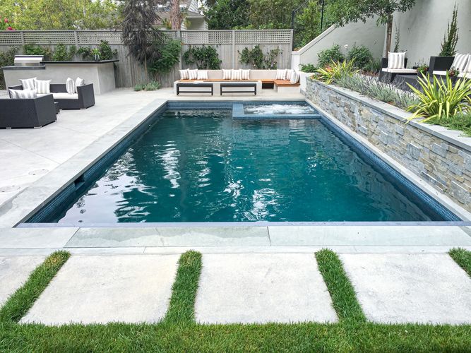 Swimming pool in Pacific Palisades 