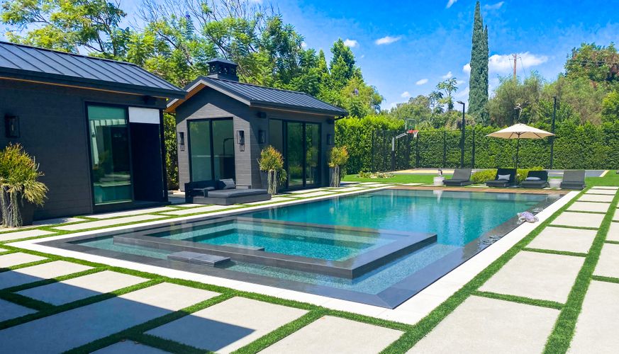 zero edge pool and spa, led color light, Baja step and pebble finish
