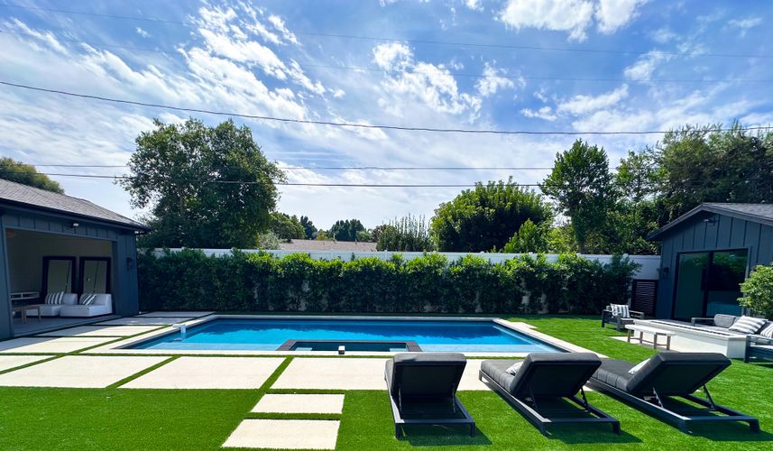 Modern Spa in Encino Pool