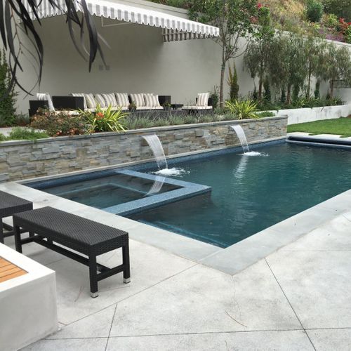 FourAdvantagesCustomPool-3.jpg