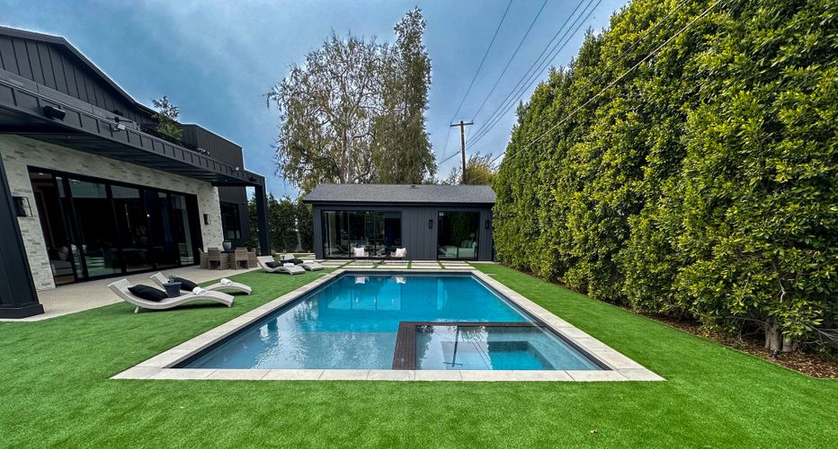 Custom Pool Construction in Tarzana